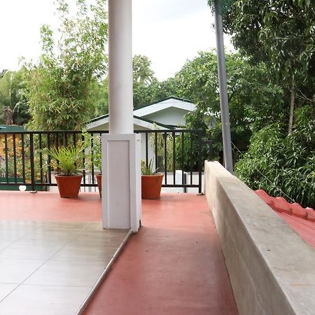 Sanasuma Rest Hotel Anuradhapura Buitenkant foto