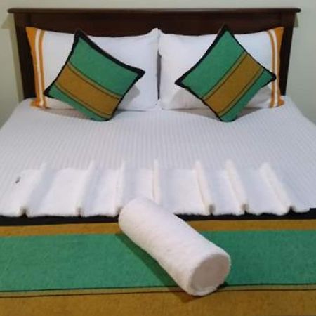 Sanasuma Rest Hotel Anuradhapura Buitenkant foto