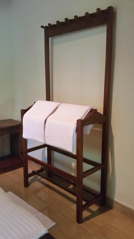 Sanasuma Rest Hotel Anuradhapura Buitenkant foto