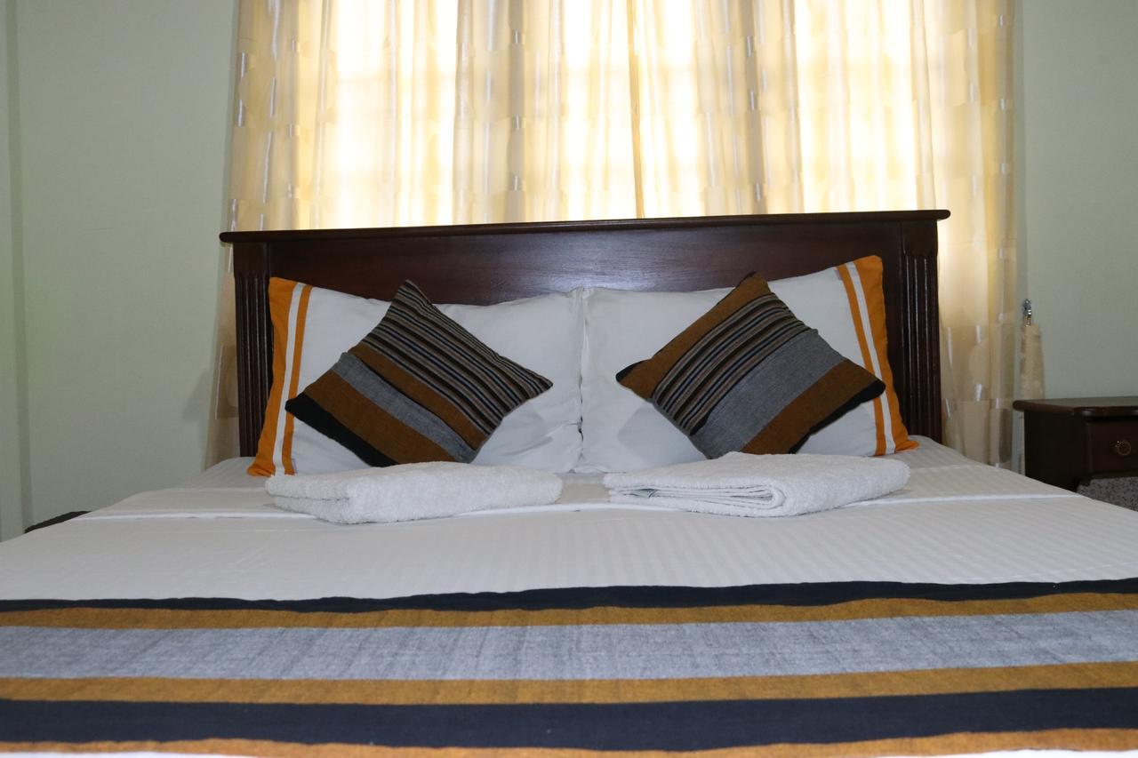 Sanasuma Rest Hotel Anuradhapura Buitenkant foto