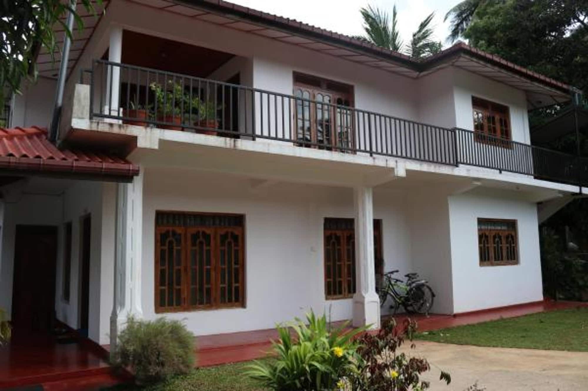 Sanasuma Rest Hotel Anuradhapura Buitenkant foto